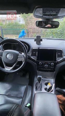 جیپ گراند شیرۆکی